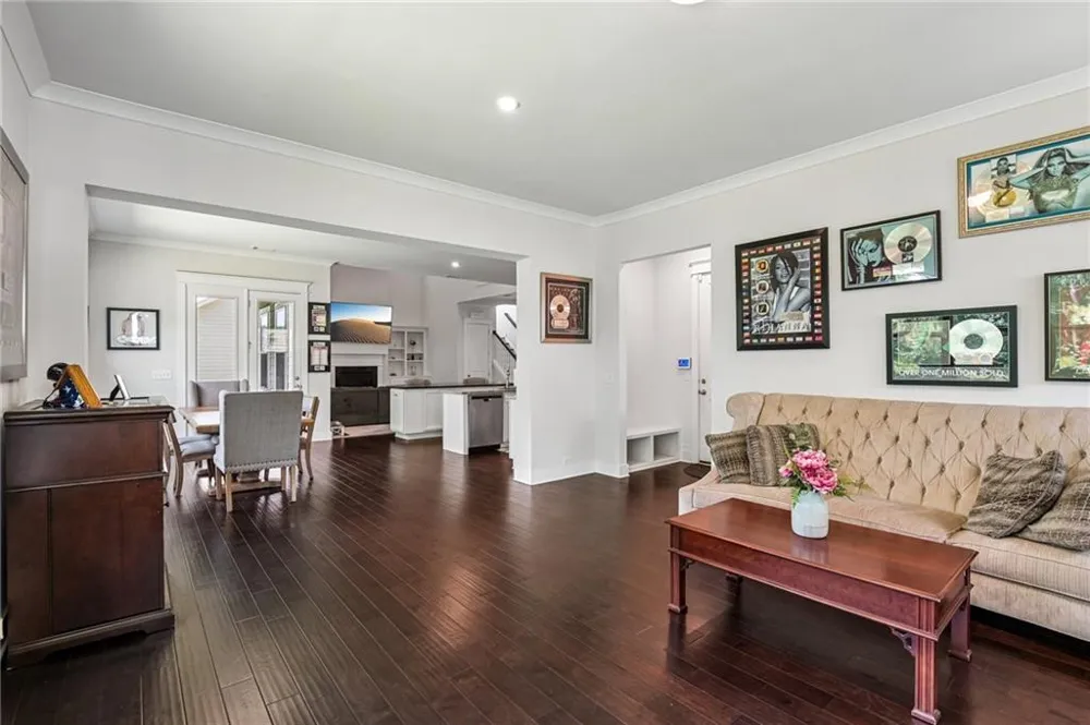 606 Taymack W Woodstock, GA 30188