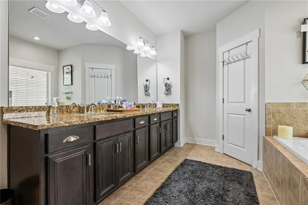 606 Taymack W Woodstock, GA 30188