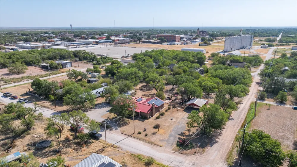 311 S Berthelot Street Stamford, TX 79553