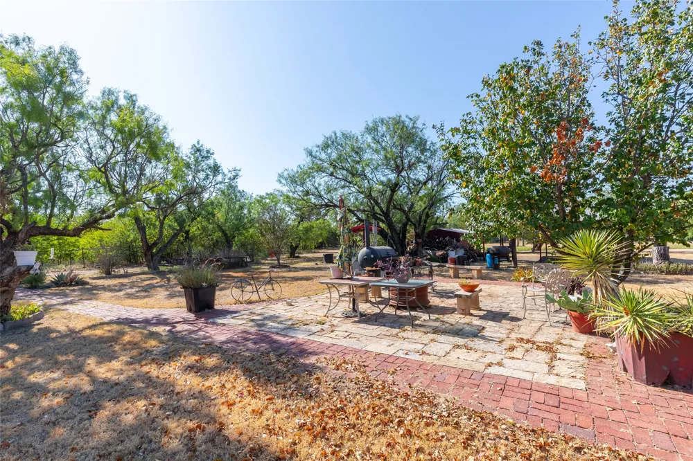 311 S Berthelot Street Stamford, TX 79553