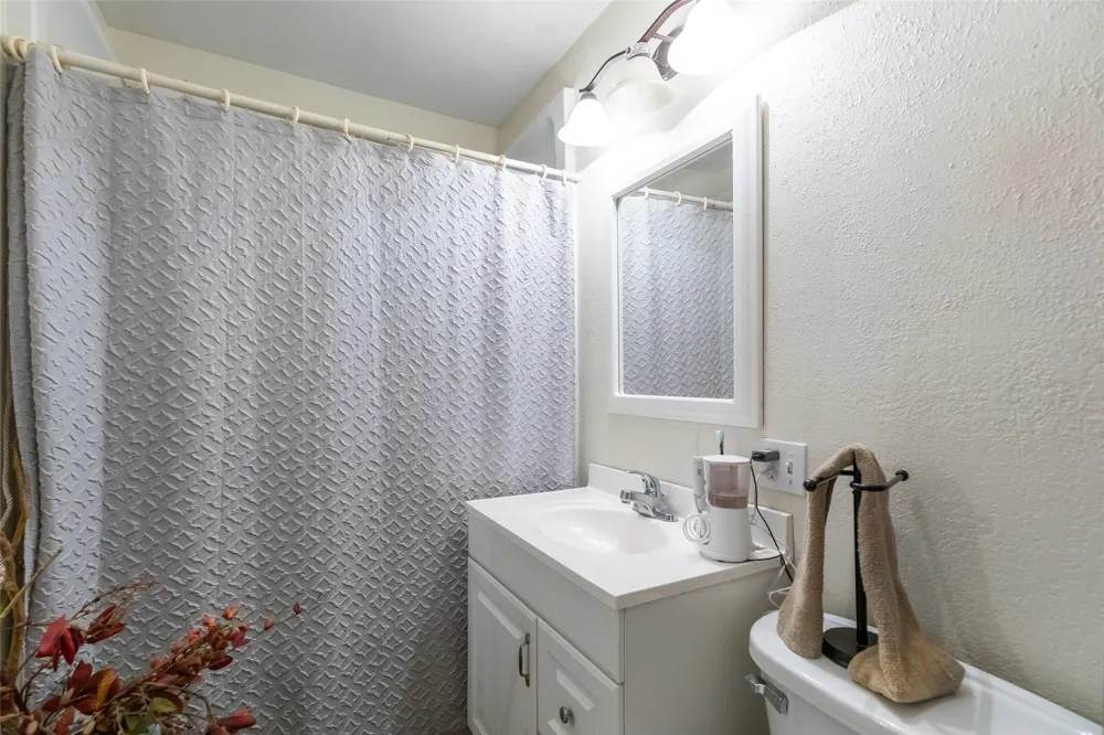 311 S Berthelot Street Stamford, TX 79553