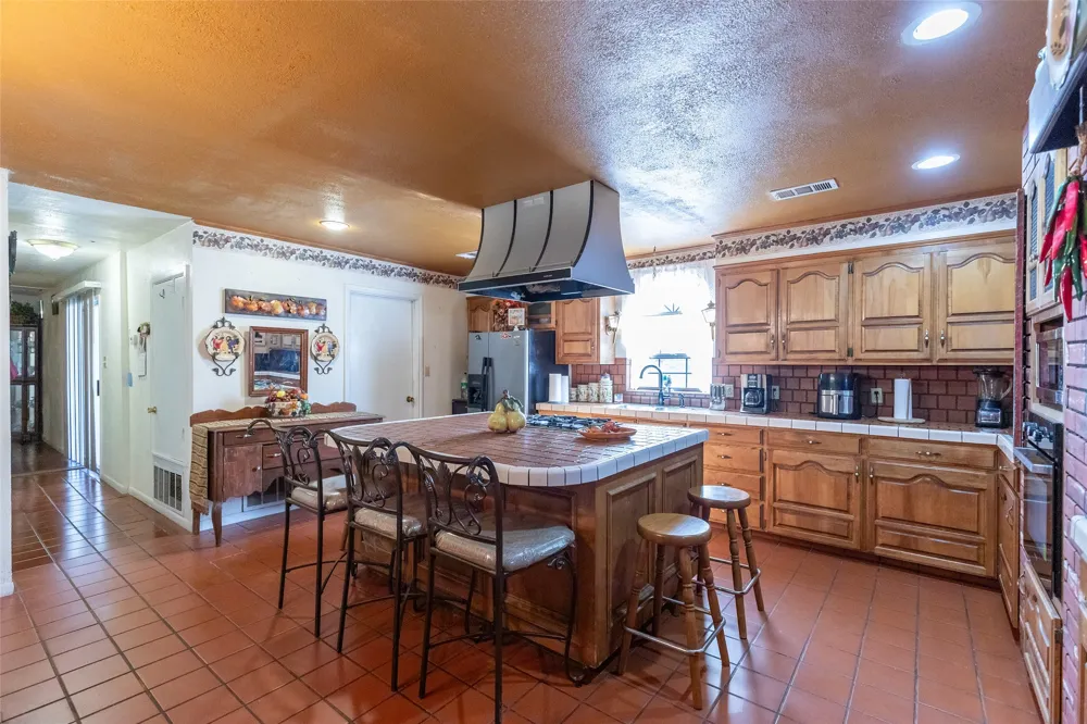 311 S Berthelot Street Stamford, TX 79553