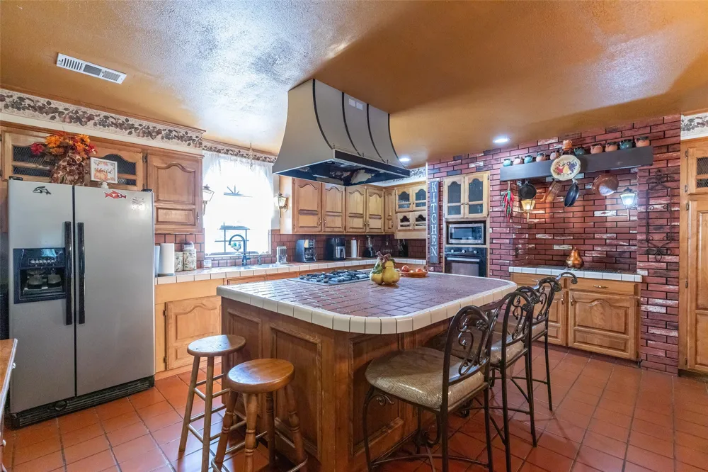 311 S Berthelot Street Stamford, TX 79553
