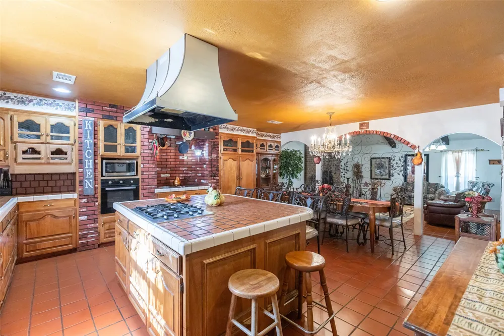 311 S Berthelot Street Stamford, TX 79553