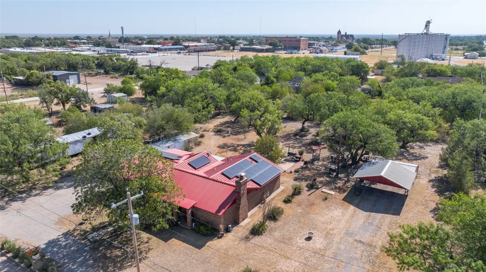 311 S Berthelot Street Stamford, TX 79553