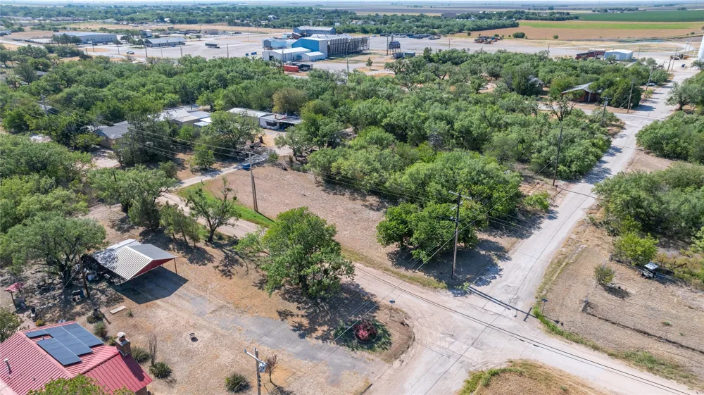 311 S Berthelot Street Stamford, TX 79553