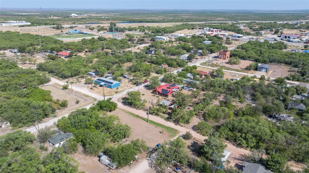 311 S Berthelot Street Stamford, TX 79553