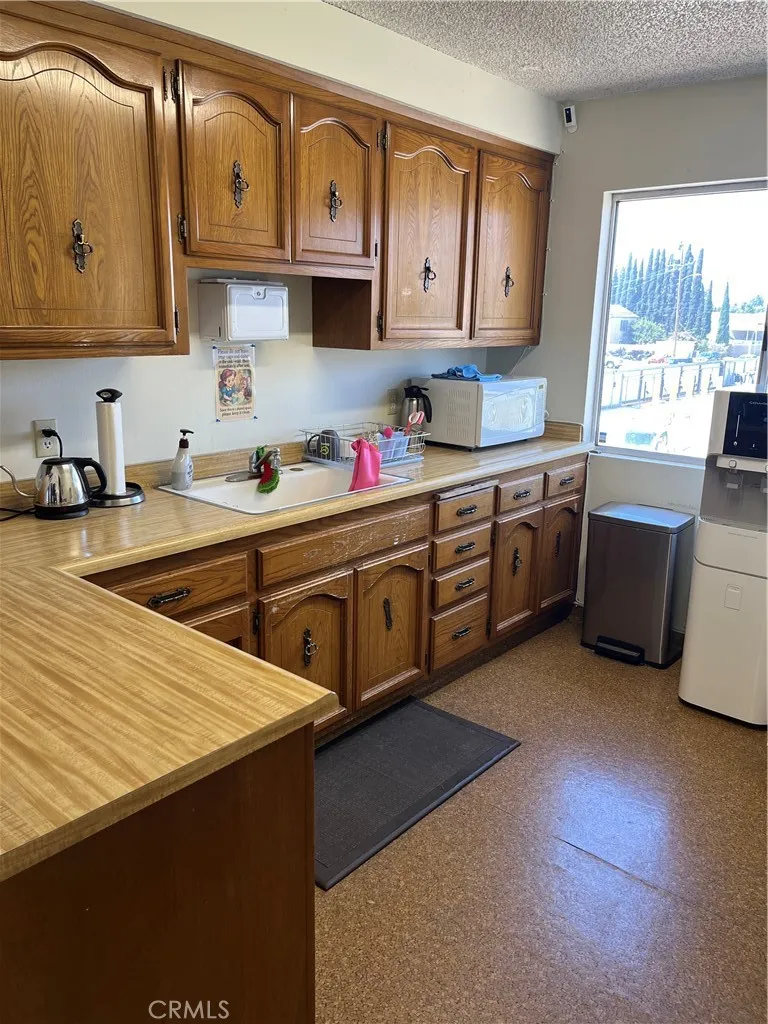 17306 Roseton Artesia, CA 90701