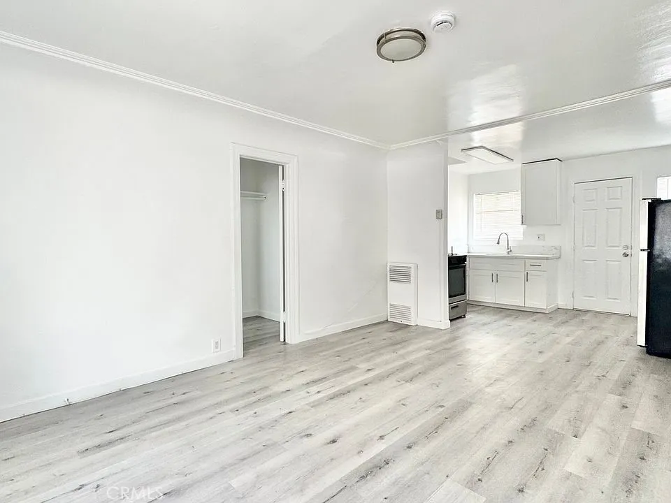517 W 42nd Los Angeles, CA 90037