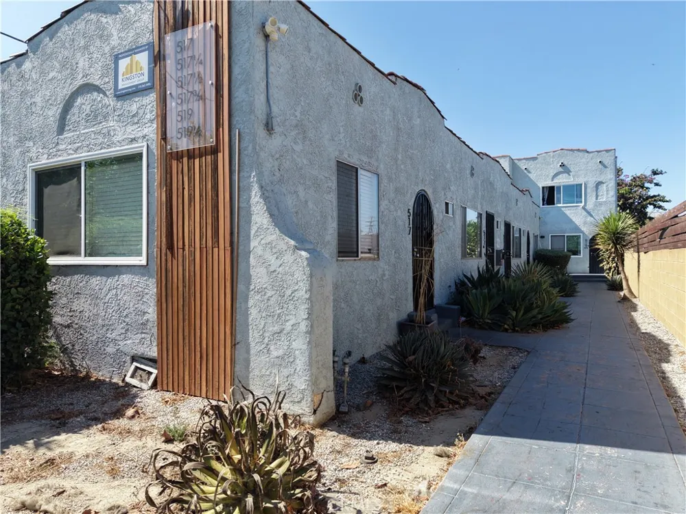517 W 42nd Los Angeles, CA 90037