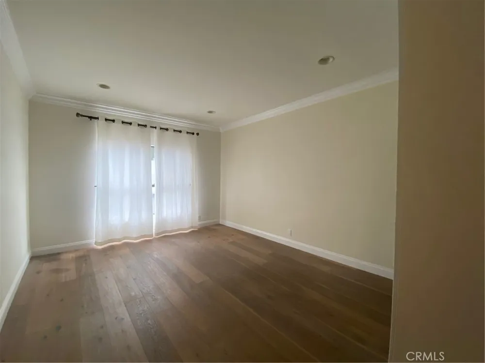 1740 Malcolm #201 Los Angeles, CA 90024