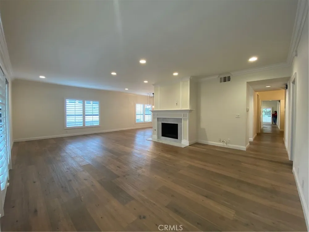 1740 Malcolm #201 Los Angeles, CA 90024