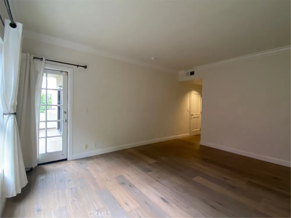 1740 Malcolm #201 Los Angeles, CA 90024