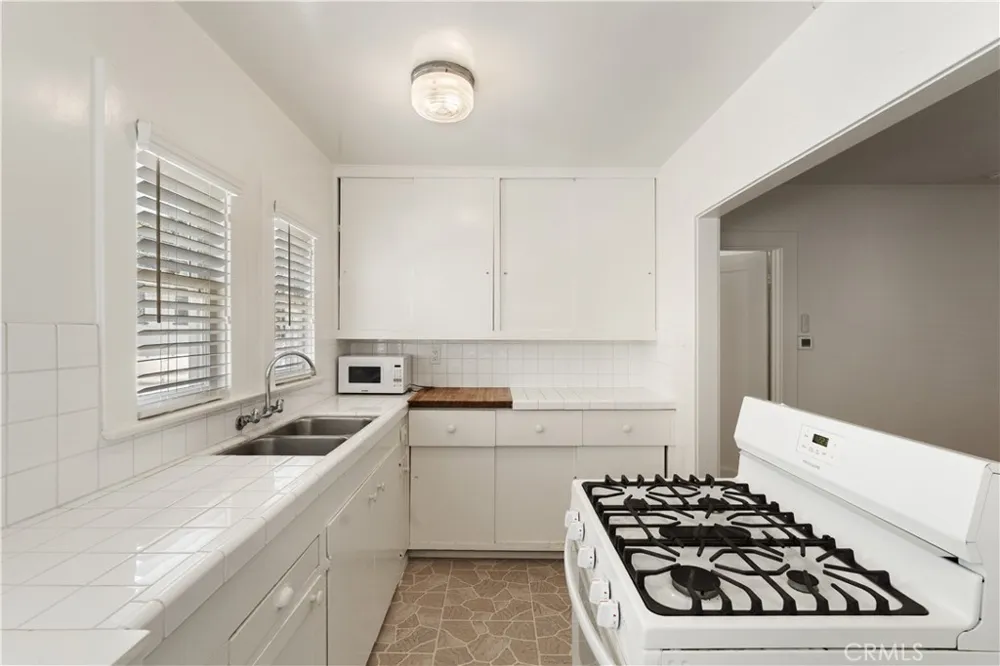 409 16th Street Manhattan Beach, CA 90266
