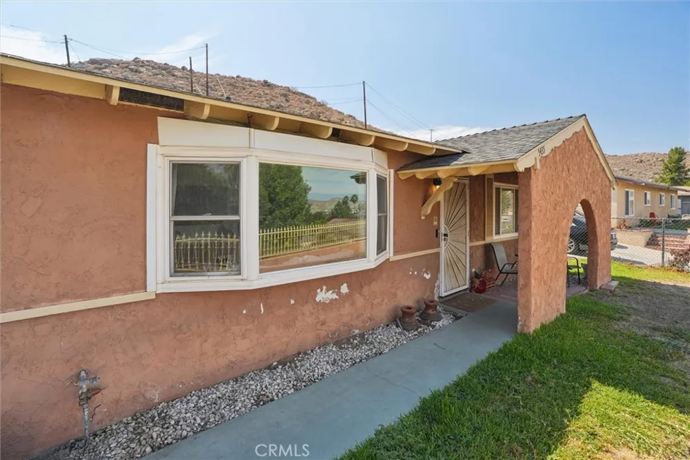 5435 Pinto Jurupa Valley, CA 92509
