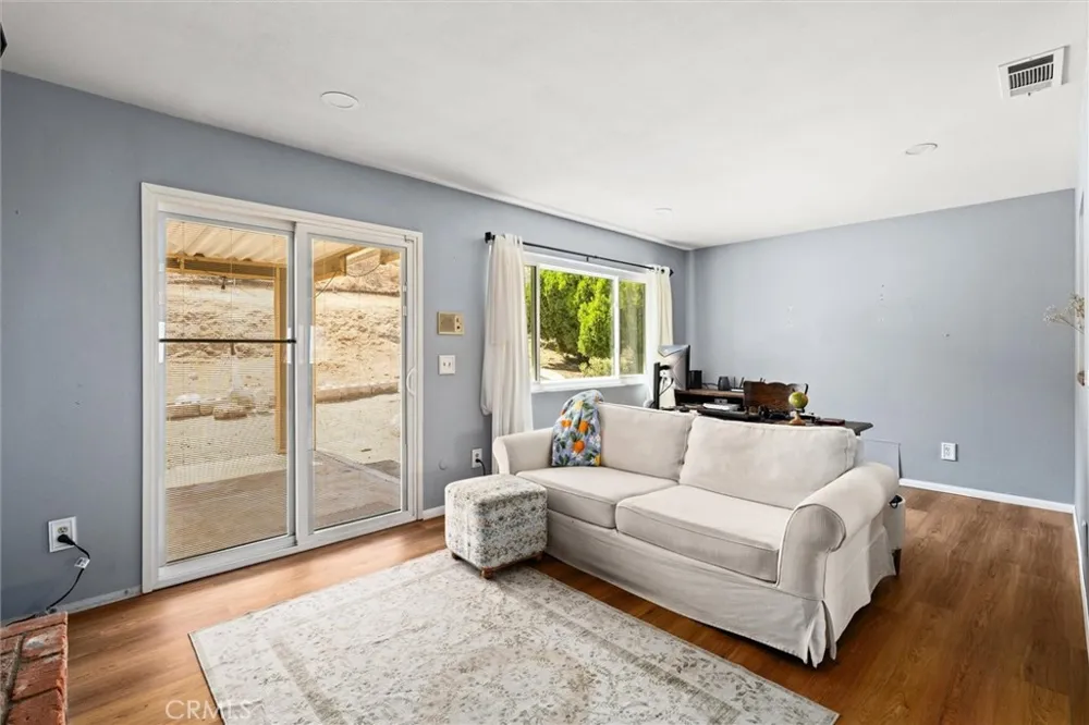 5435 Pinto Jurupa Valley, CA 92509