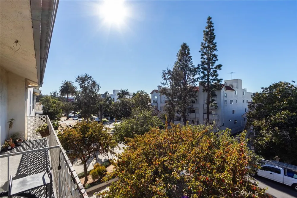 3734 S Canfield Ave #330 Los Angeles, CA 90034