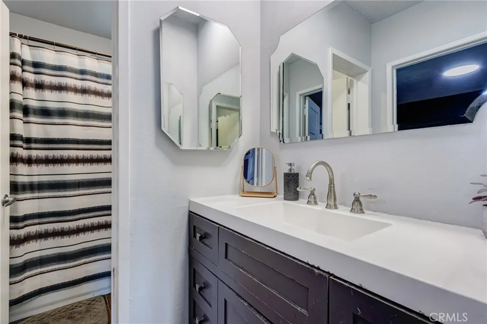 3734 S Canfield Ave #330 Los Angeles, CA 90034