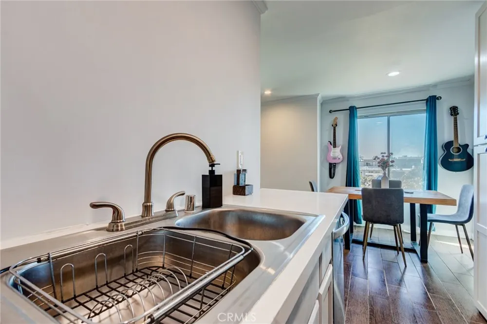 3734 S Canfield Ave #330 Los Angeles, CA 90034