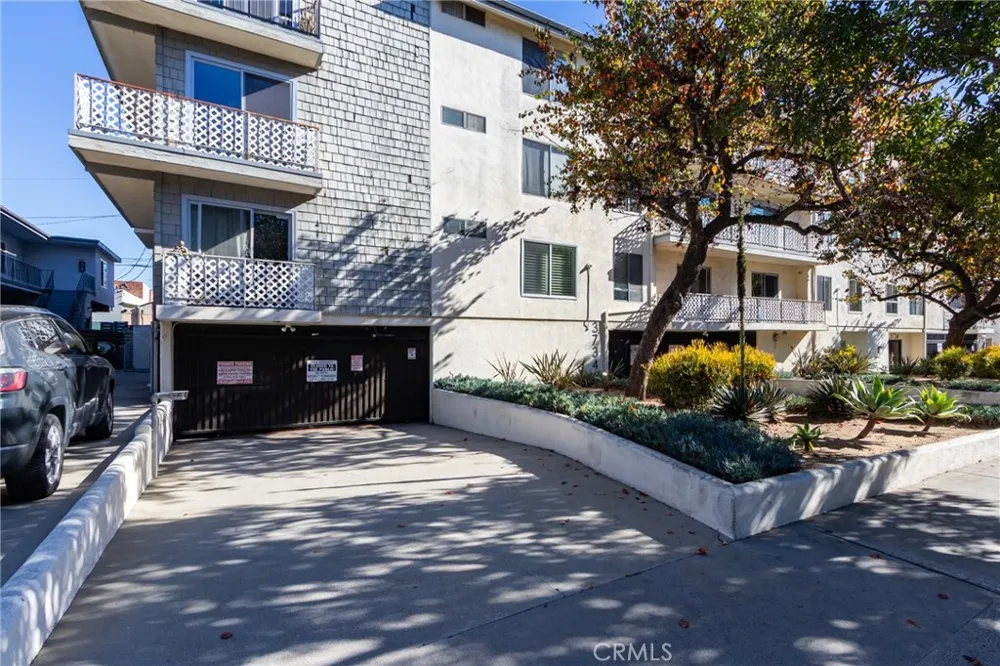 3734 S Canfield Ave #330 Los Angeles, CA 90034