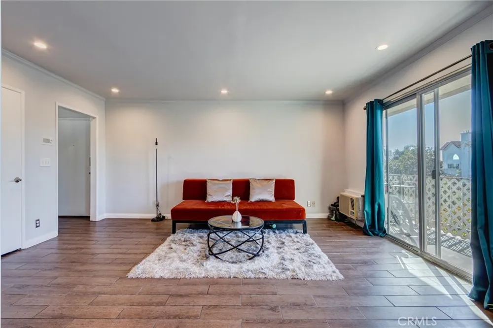 3734 S Canfield Ave #330 Los Angeles, CA 90034