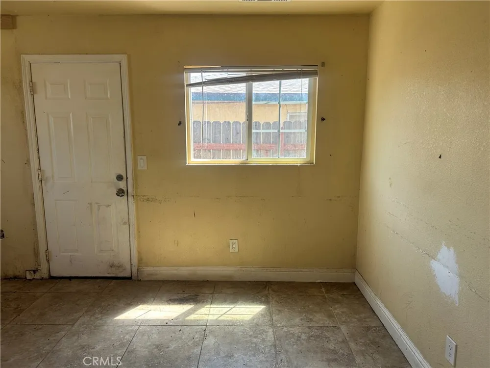 912 Meadows Bakersfield, CA 93306