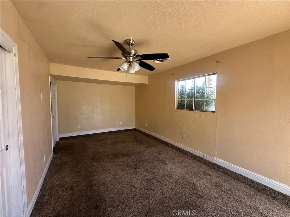 912 Meadows Bakersfield, CA 93306