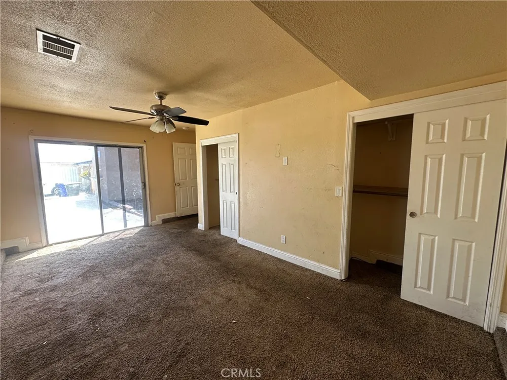 912 Meadows Bakersfield, CA 93306