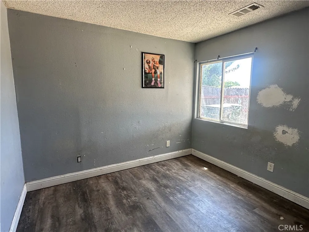 912 Meadows Bakersfield, CA 93306