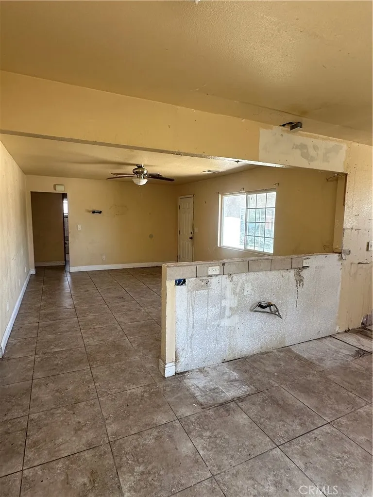 912 Meadows Bakersfield, CA 93306