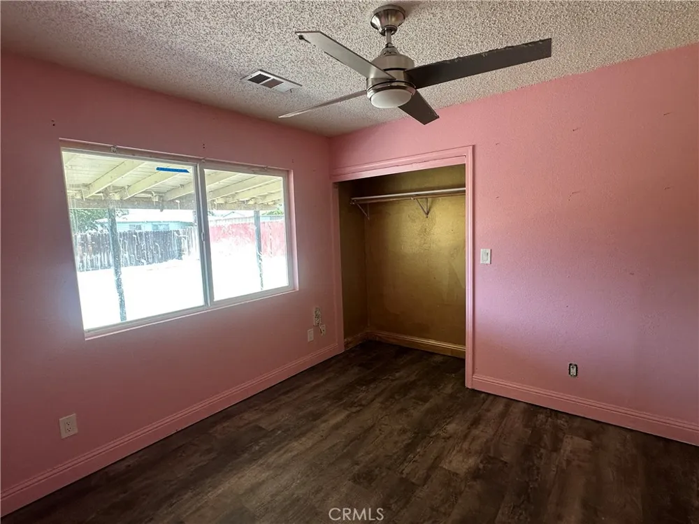 912 Meadows Bakersfield, CA 93306