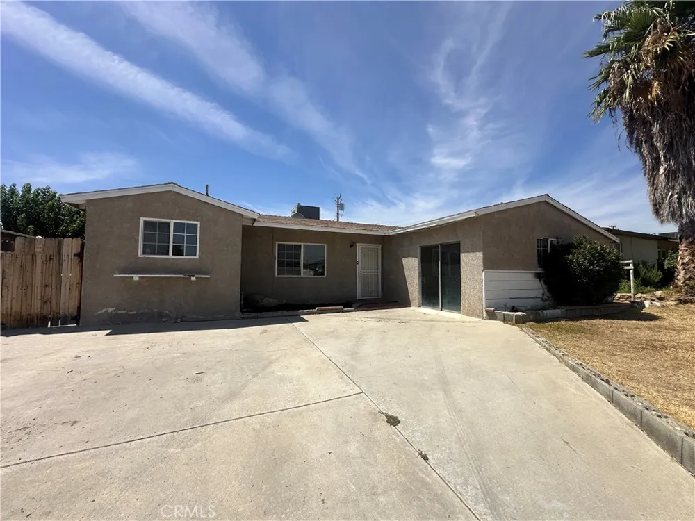 912 Meadows Bakersfield, CA 93306