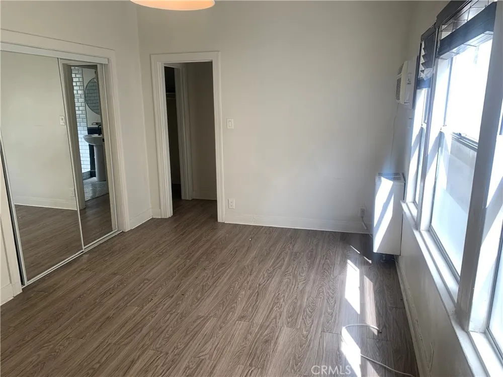 1145 S New Hampshire #3 Los Angeles, CA 90006