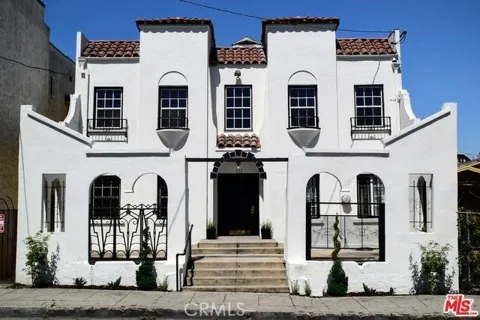 1145 S New Hampshire #3