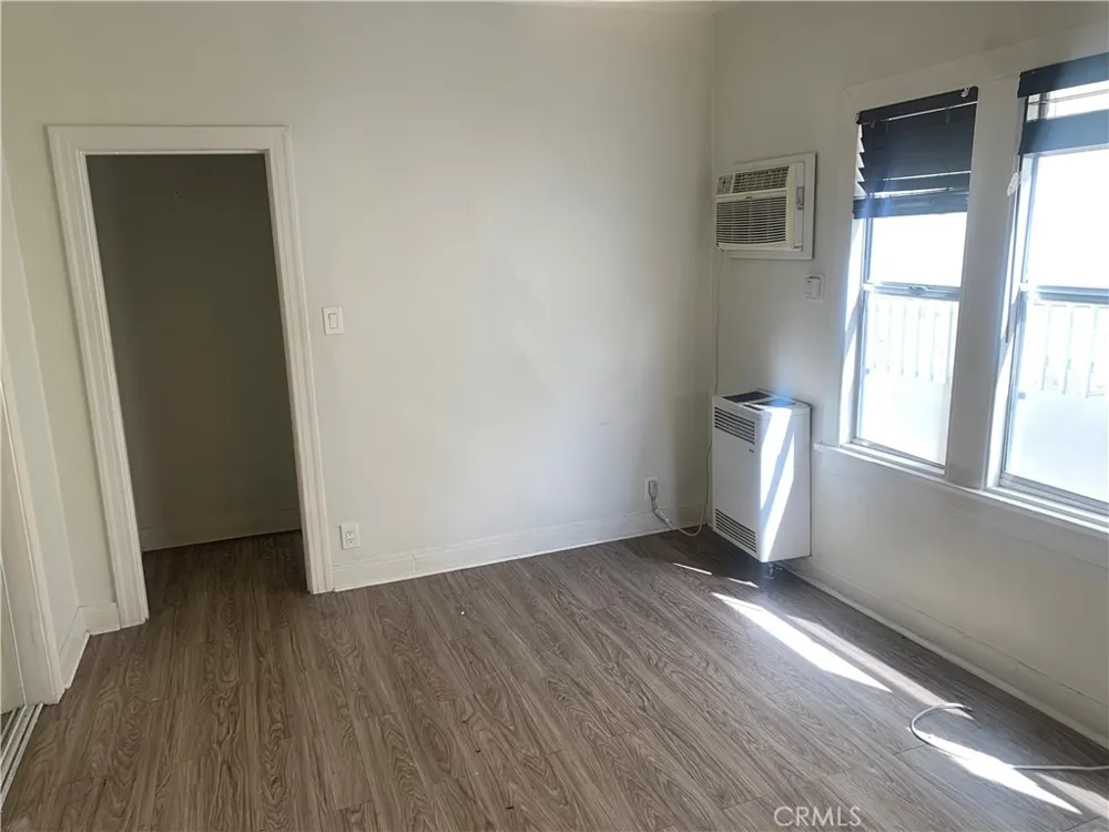 1145 S New Hampshire #3 Los Angeles, CA 90006
