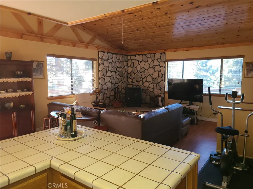 15329 Acacia Way Pine Mountain Club, CA 93222