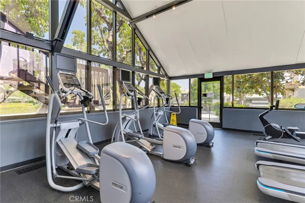 2197 Century Hill Los Angeles, CA 90067