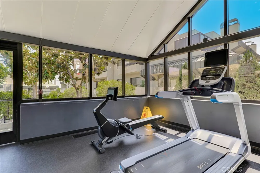 2197 Century Hill Los Angeles, CA 90067