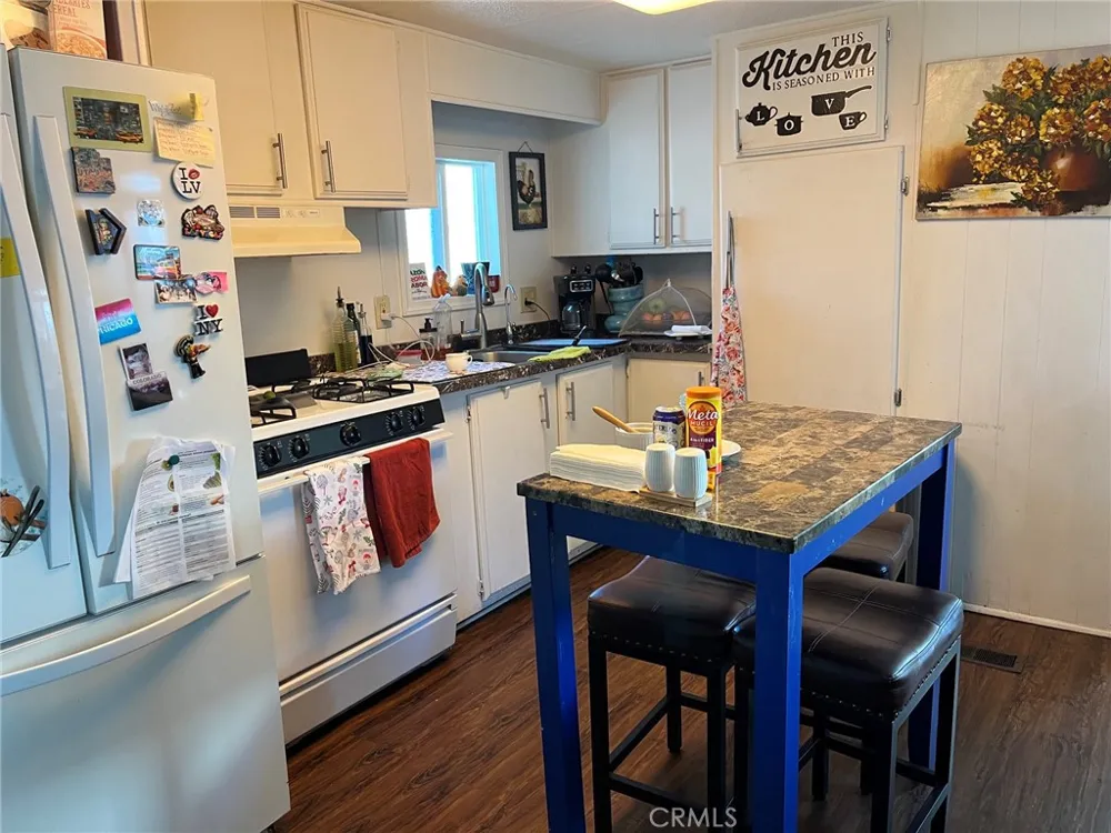 201 E Arrow Highway #70 Glendora, CA 91740