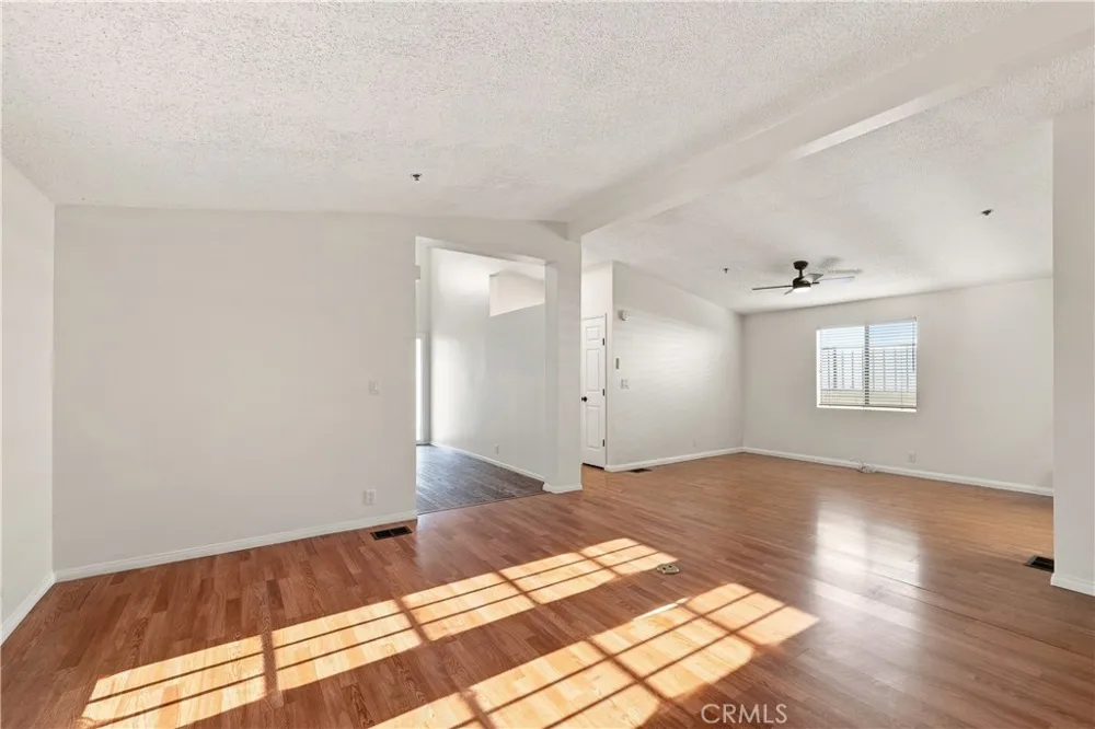 13691 Gavina #625 Sylmar, CA 91342