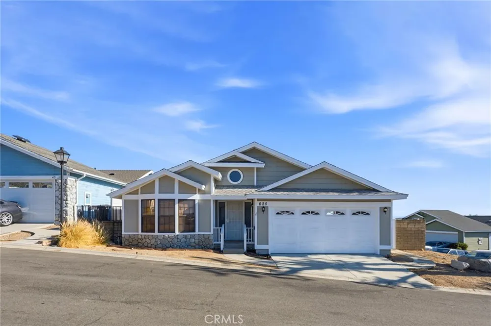 13691 Gavina #625 Sylmar, CA 91342