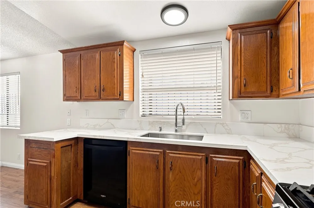 13691 Gavina #625 Sylmar, CA 91342