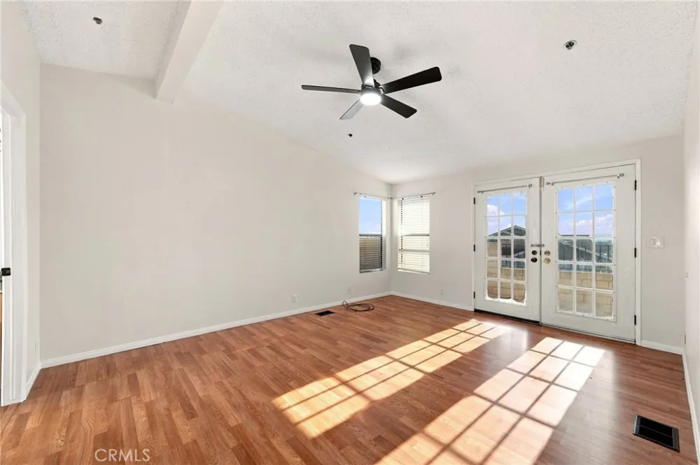 13691 Gavina #625 Sylmar, CA 91342