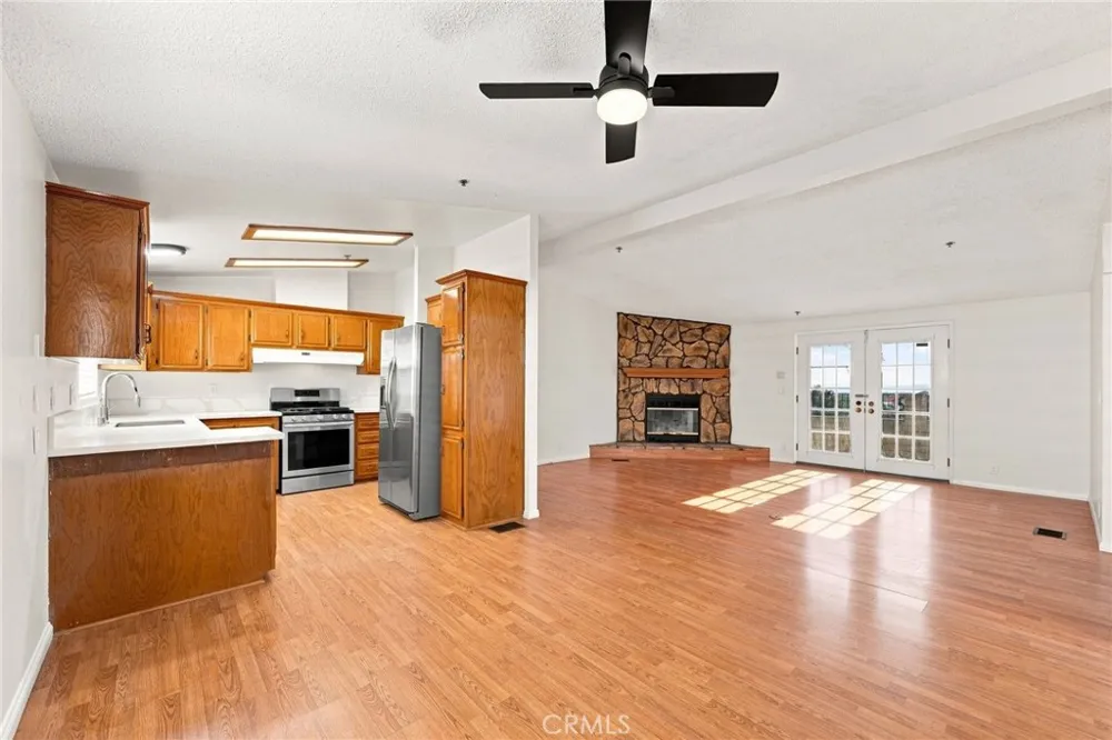 13691 Gavina #625 Sylmar, CA 91342