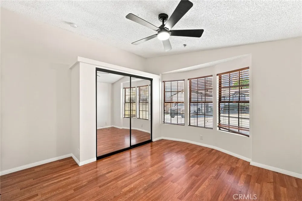 13691 Gavina #625 Sylmar, CA 91342