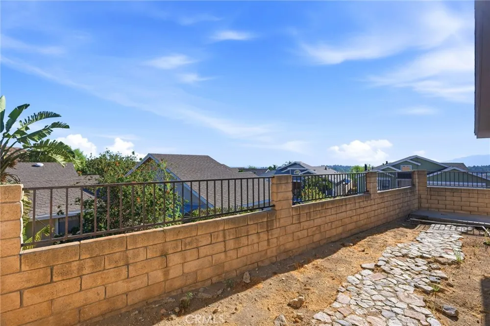 13691 Gavina #625 Sylmar, CA 91342