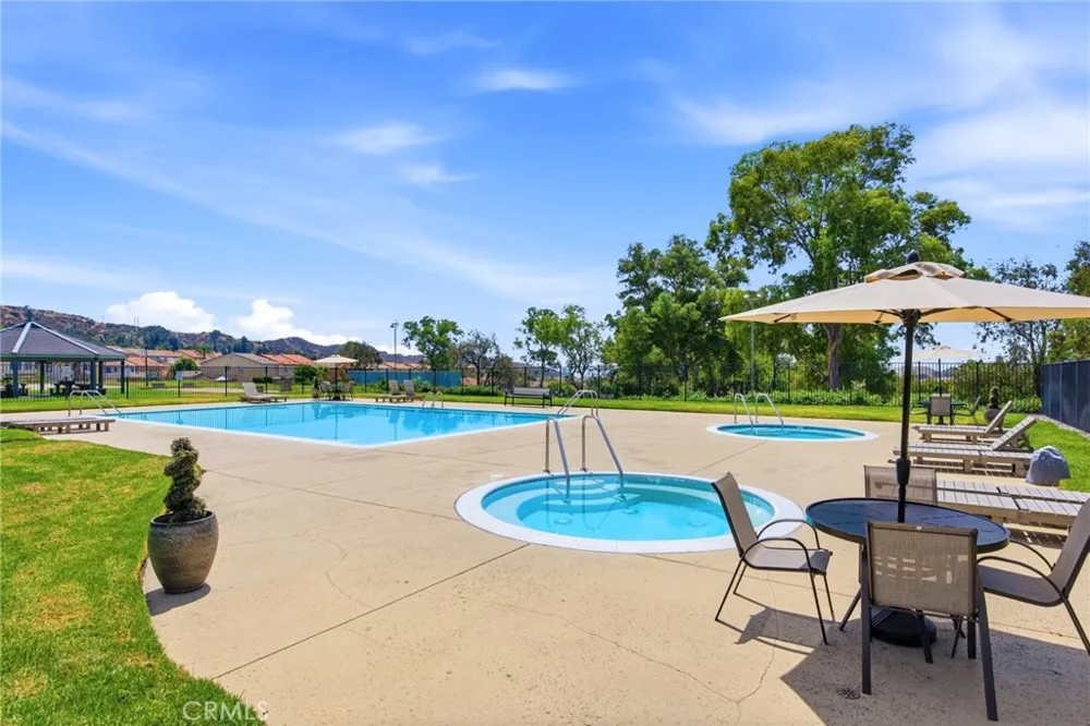 13691 Gavina #625 Sylmar, CA 91342