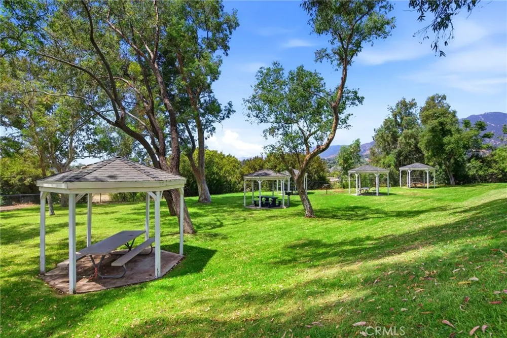 13691 Gavina #625 Sylmar, CA 91342