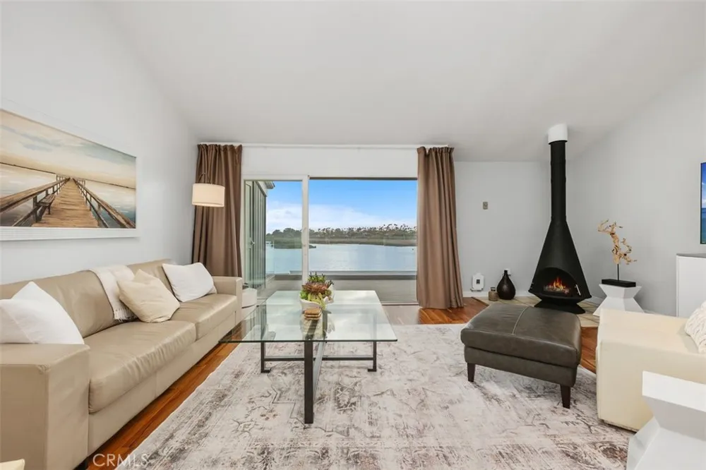 2399 Jefferson #3 Carlsbad, CA 92008