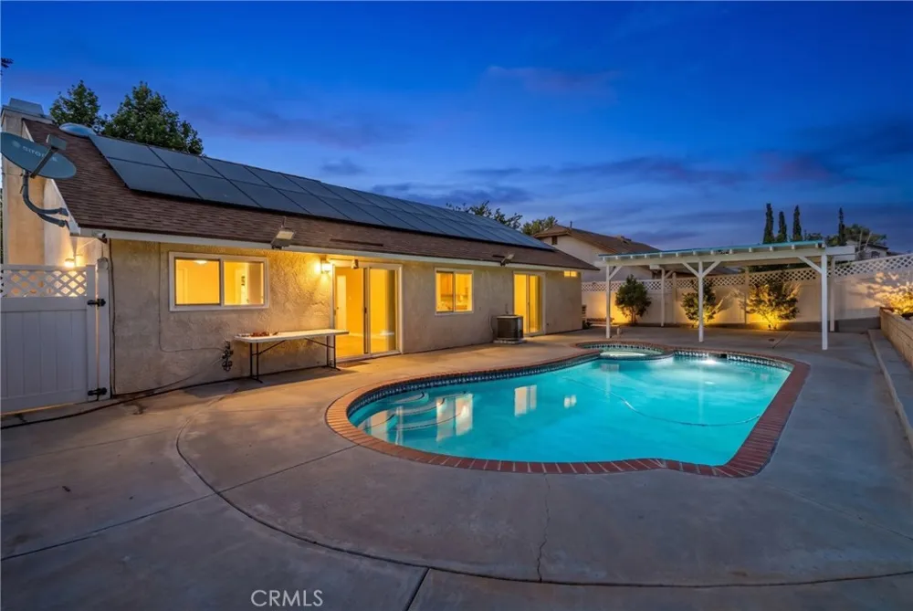 2052 E Avenue R12 Palmdale, CA 93550
